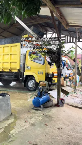 Idolaku nah🤩🤩.@𝙰𝚛𝙼𝚊𝙽_𝙰𝚛𝙼𝚊𝚍𝚊0193 @Fikri8158✅ #storytrukkalimantan #trukkalimantan #lamputembakkalimantan #masukberandafyp #fypage #fyp 