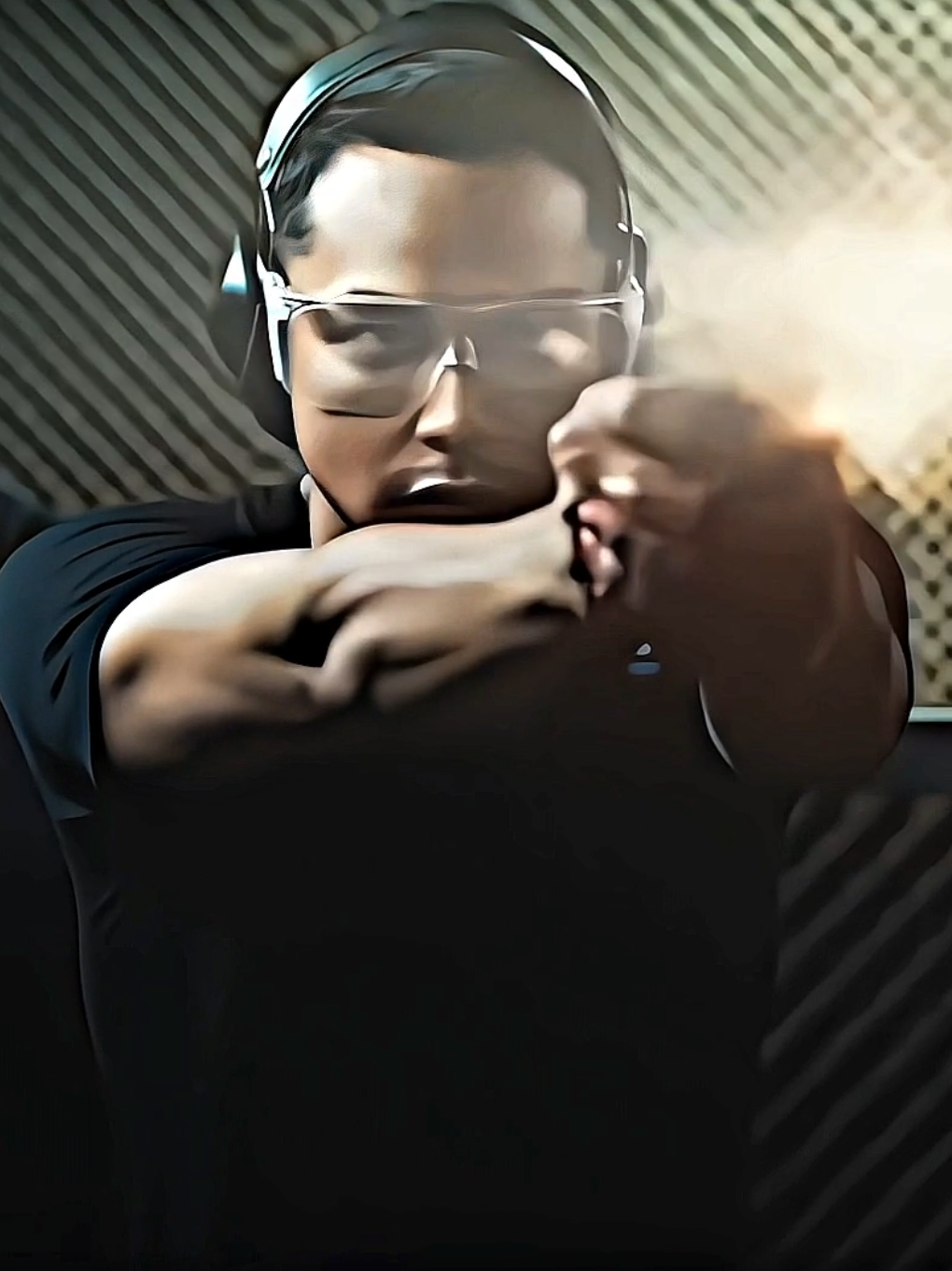 wow i like this song, guys jgn lupa dengar lagu 