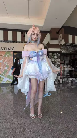 THE END WAS SO RANDOM CUZ SOMEONE STARTED TALKING TO MEEE #Genshinlmpact #fyp #cosplay #colossalcon #kokomicosplay 