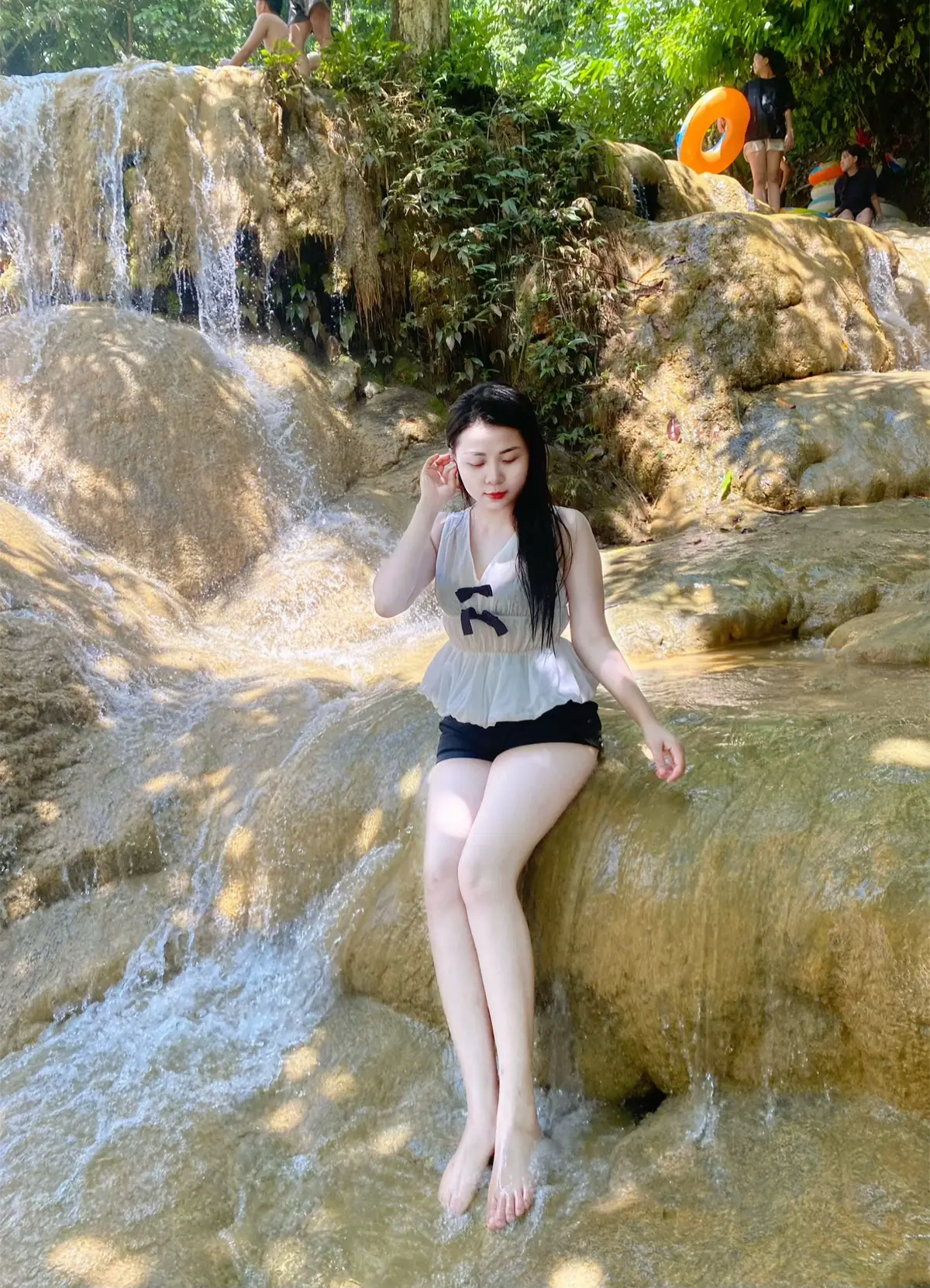 Anh ơi đi trốn anh ơi …….😆