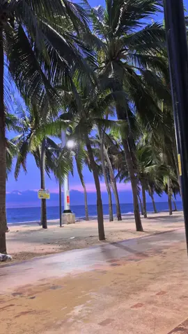 ทะเลสวย ท้องฟ้าใส หัวใจฟู 🥰🌊 *คลิปค้างมั้ยครับ*  #ทะเล #ท้องฟ้า #หัวใจ #ฟีดดดシ #วิวสวย 