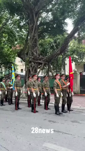 Quân đội các nước Nga, Lào, Campuchia đã vào vị trí sẵn sàng tại đường Phan Đình Phùng phục vụ cho buổi tổng hợp luyện 20h tối nay #TWĐ #TuhaoVietNam #theanh28 #theanh28news #tiktoknews 