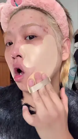 Nyobain trik aplikasi cushion ala reviewer china! Tapi kali ini aku coba praktekinnya pake cushion lokal baru dari punya emina yang bakal launch tanggal 25 Agustus nanti 👀 #cushionemina #skincarecushion  #emina #cushion #cushionviral 
