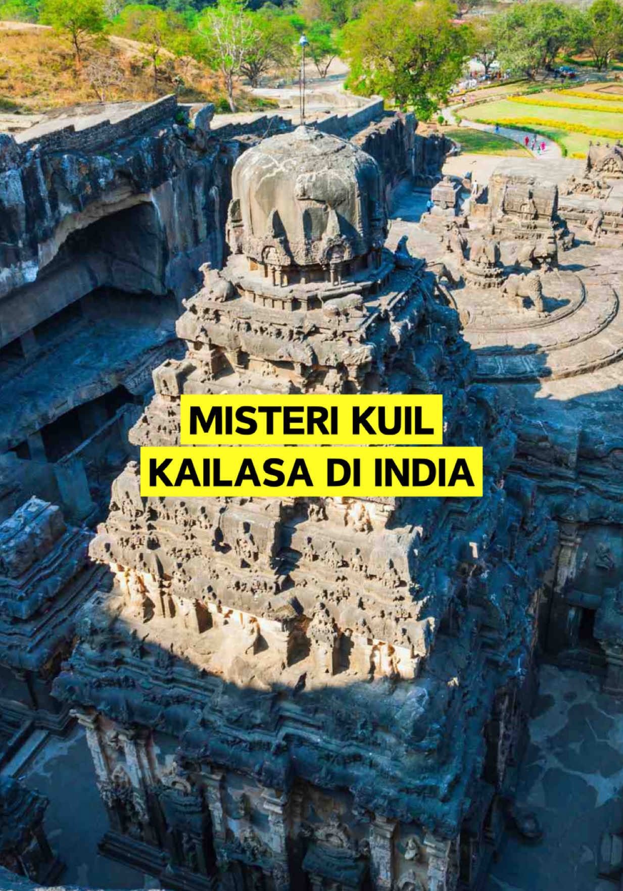Misteri Kuil Kailasa di India 🇮🇳 Kuil Kailasa di Ellora, India, kelihatan seolah-olah mustahil untuk dibina pada zamannya. Diukir dari tebing basalt tunggal pada abad ke-8, para pembina mengalihkan hampir 200,000 tan batu — namun tiada siapa tahu ke mana perginya semua sisa itu. Lebih pelik lagi, basalt sepatutnya memerlukan alat yang jauh lebih keras, seperti tungsten karbida atau hujung berlian yang hanya dicipta berabad-abad kemudian. Namun kuil ini tetap berdiri megah sebagai sebahagian daripada Gua Ellora, bukti kejuruteraan purba yang terus mengelirukan sejarawan hingga hari ini. Ini semua social media Spacedollah: Social Instagram: https://www.instagram.com/truedollah/ Work Instagram: https://www.instagram.com/spacedollah/ Youtube: https://www.youtube.com/@spacedollah Tiktok: www.tiktok.com/@spacedollah Facebook: https://m.facebook.com/spacedollah/ Threads: https://www.threads.net/@spacedollah Terima kasih sb sudi Support channel ini, Saya harap anda semua happy dan bahagia di mana jua! Lagu Dari Video ini telah Diperolehi Daripada:  Untuk informasi yang lebih Lanjut: #syedabdullah #presidentBASS #spacedolah #cikgudollah #spacedollahlearning 