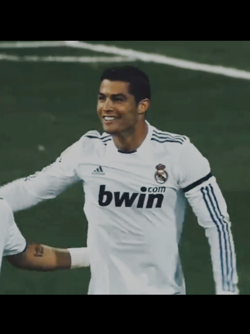#ronaldo #cr7cristianoronaldo #edsheeran #christianoronaldo #ballandbeliefs 