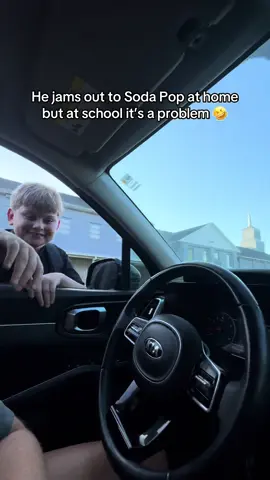 hahahah kids are so embarrassed by everything #sodapop #sajaboys #kpop #kpopdemonhunters #netflix 