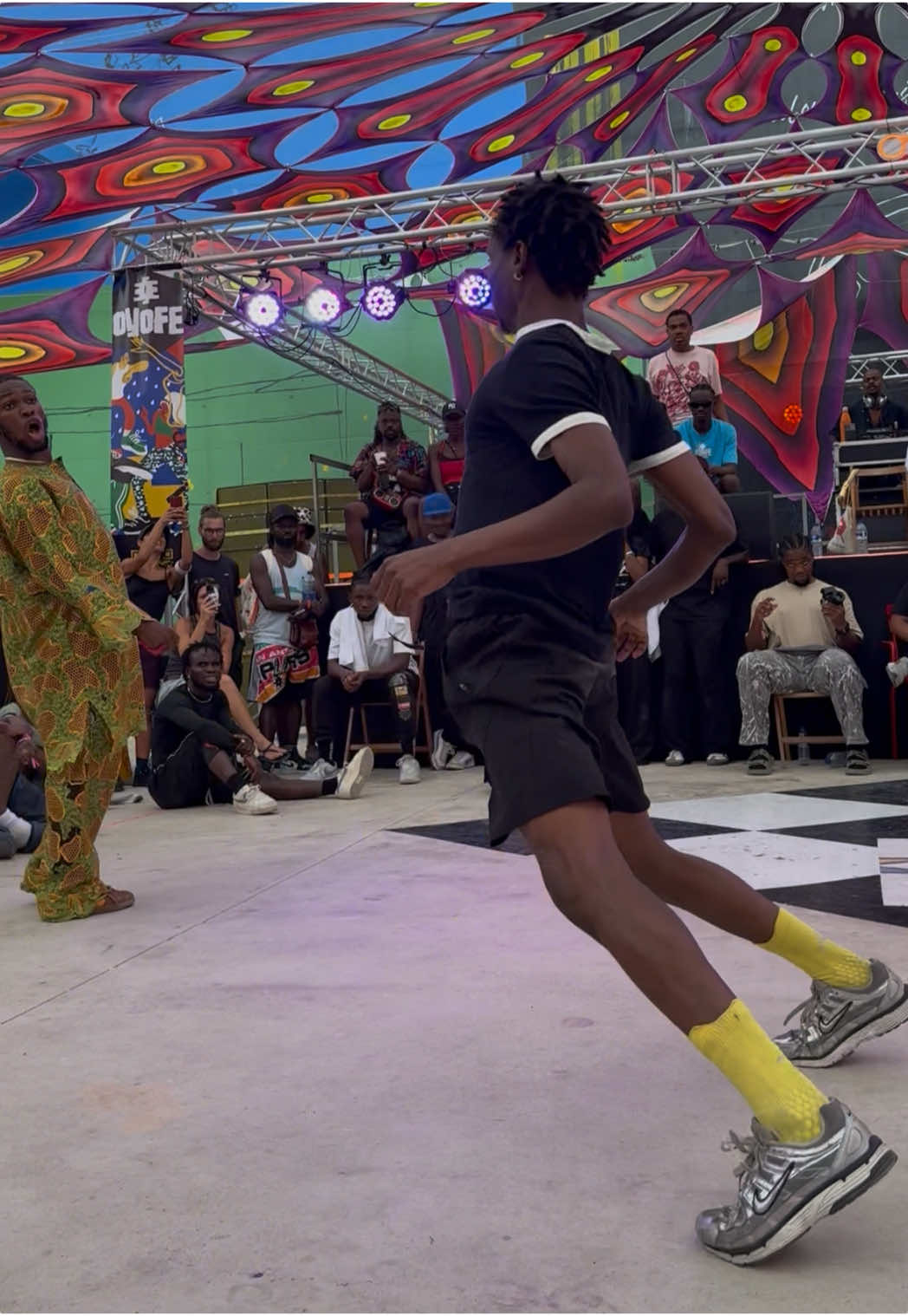 All eyes on the footwork 👀✨🔥 @Ambrose Tjark The Storyteller 📖 we’re here for it  #oyofe #dance #battle #naija