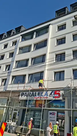 POV: Ieși la plimbare prin centrul Sucevei și vezi blocurile astea renovate 