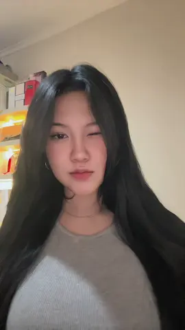 tangan kirinya full cuttingan :(