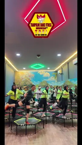 #trampolinedancefitnessindonesia #trampoline #sehatbugarmelambungtinggi #trampopersindonesia #trampolinetricks #trampolineworkouts #trampolinefun #trampopers #trampolinedancefitnespekanbaru #sehatbugarmelambungtinggibersama🥰 #TRAMPOLINEDANCEFITNESSINDONESIA #TDFI #trampolinedancefitness 