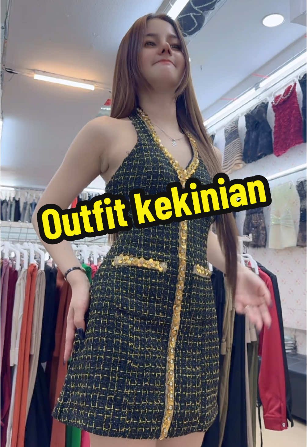 Guys outfit best seller ini sudah ready kembali di offline store, yu buruan di order sebelum kehabisan ya bisa kontak cece untuk pemesanan. Model kak Putri pakai size S tinggi 160 cm bb 46 kg #dresspremiumquality #butiklokasarisquare #fypシ゚viral 