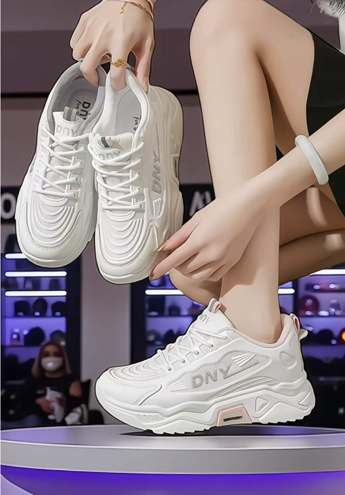 0123 [Sepatu DNY] Sneaker Kasual Cewek Casual Shoes Wanita Putih Spatu Sneakers Perempuan Fashion #sepatu #sepatusneakers #sepatuolahraga #sepatukerja #sepatudny 