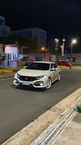 🤍🤍 White on white #civic #hondacivic #fyp #viral #foryou @𝘾𝙄𝙑𝙄𝘾𝙋𝙍𝙄𝘿𝙀 @TireOne Motors Corp 