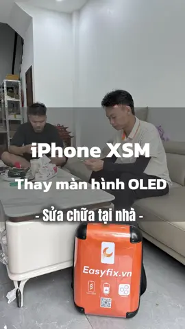 Thay màn hình OLED trên iPhone XS Max của khách hàng. Báo giá ở cuối video.#Easyfix #iphonexs #suachuadienthoai #iPhone #thaymànhìnhđiệnthoại 