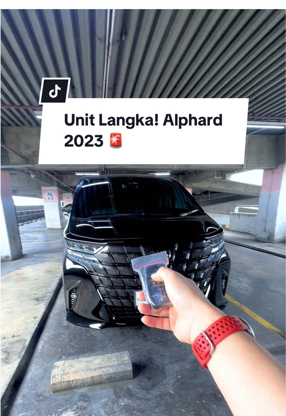 Unit langka! 🚨 All New Alphard G ATPM 2023, pemakaian 2024 baru masuk showroom. Fresh kaya baru, kuncinya aja masih diplastikin 😱👌 Kilometer cuma 9 ribu, pajak panjang, dan cukup TDP 110 juta aja 🚗✨ 👉 DM sekarang sebelum keburu SOLD OUT! #Alphard2023 #MobilMewah #LuxuryCarID #MobilBekasBerkualitas #FYPmobil 