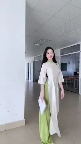 Em đây là gái bản 😊                                                                                                                                                                                                                                                                                                                                                          #fypシ゚ #aodai #xh #viral 