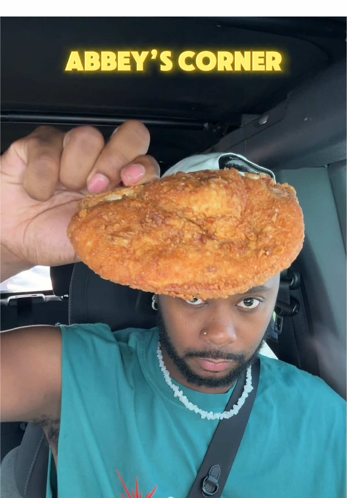 @Abbey’s corner 📍I love that this is soul fool you can share with your elders and not worry bout their blood pressure going up lol my favorites were the turkey chops, whole wings , baked beans and green beans 😋  25030 Southfield Rd Southfield , Michigan  #Detroit #Foodie 