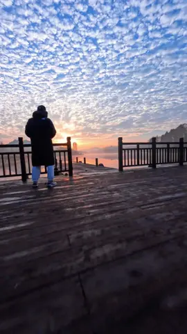 I really enjoy FPV flying. When you take it to a scenic location and fly it, you can immerse yourself in even more beautiful scenery. If you need some FPV batteries, please contact me. We will have a pleasant transaction.#fpv #fpvdrone #fpvfreestyle #fpvlife 