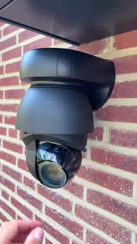 Ubiquiti UniFi camerasysteem opgeleverd met o.a. de AI PTZ Industrial (UVC-AI-PTZ-B) en de AI Turret (UVC-AI-Turret-B). • 4K beeldkwaliteit – haarscherp, dag & nacht • Slimme AI-detectie van personen en voertuigen • Eenvoudig beheer via de UniFi Protect app • Robuust & betrouwbaar voor elke omgeving Met dit systeem is onze klant klaar voor de toekomst van camerabeveiliging. 🚀 #Ubiquiti #UniFi #Camerabewaking #Beveiliging #SmartSecurity@Ubiquiti Inc. 