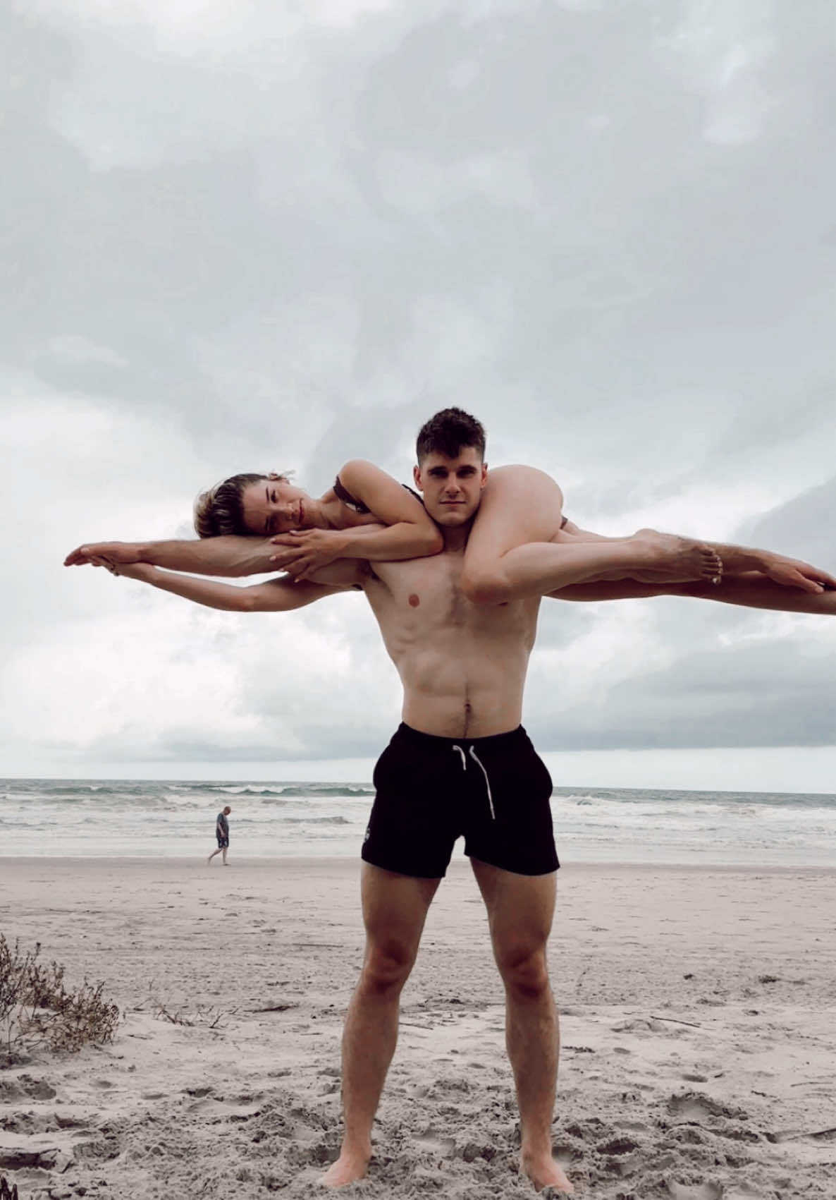 Mi amor🤍   #couples #Relationship #fiancé #trend #couplestrends #hurricane #beach 