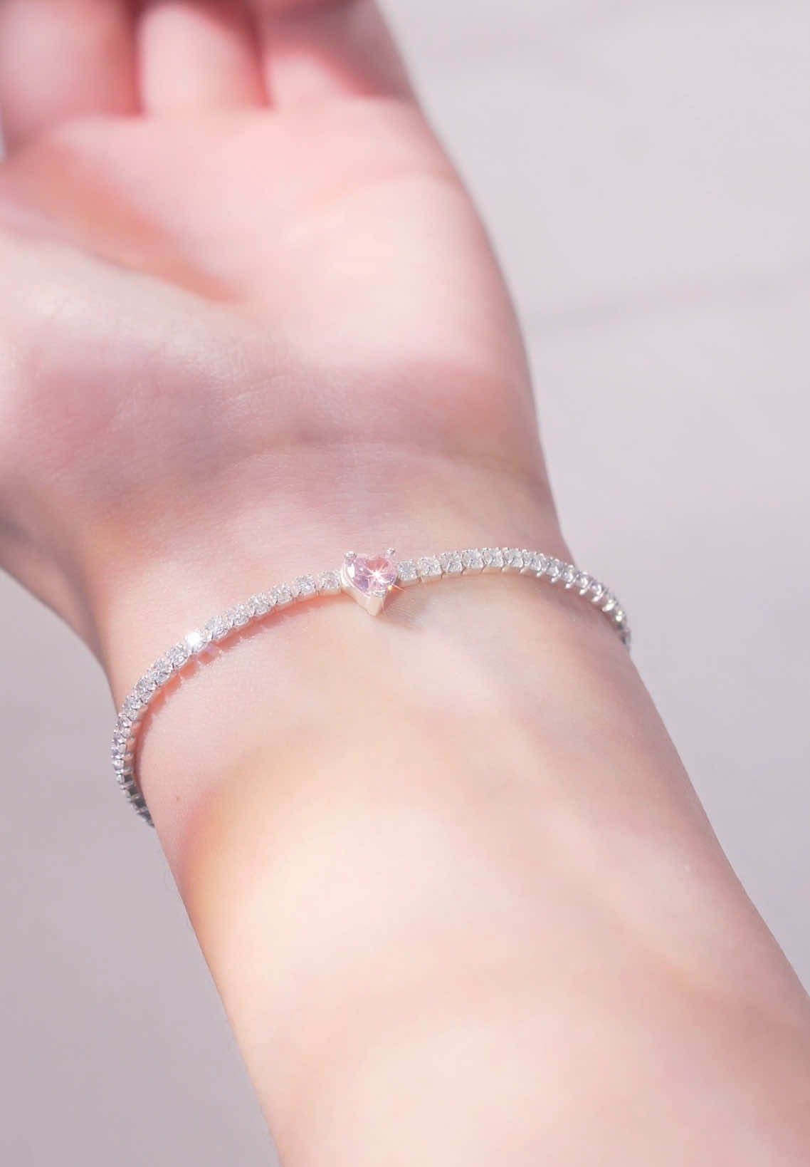 LT0332 – Lắc tay tim full đá, nhỏ xinh nhưng đủ để nàng trở nên rạng rỡ hơn💘#tleejewelry #daychuyenbactlee #lactaybactlee #khuyentaibactlee #trangsuc 