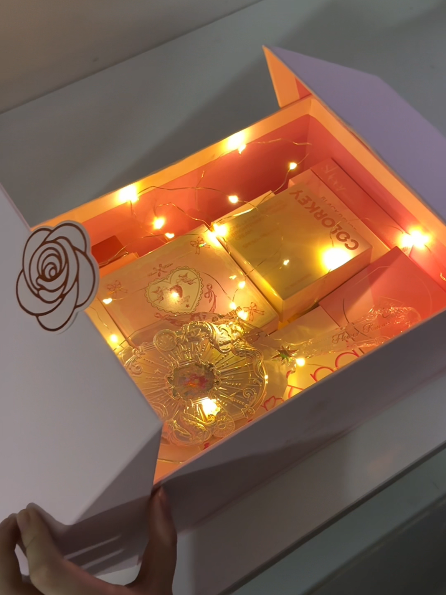 Em luôn đẹp nhất khi bên anh...#hộpquàmỹphẩm #quàtặng #quà20_10 #quàsinhnhật #boxmỹphẩm 