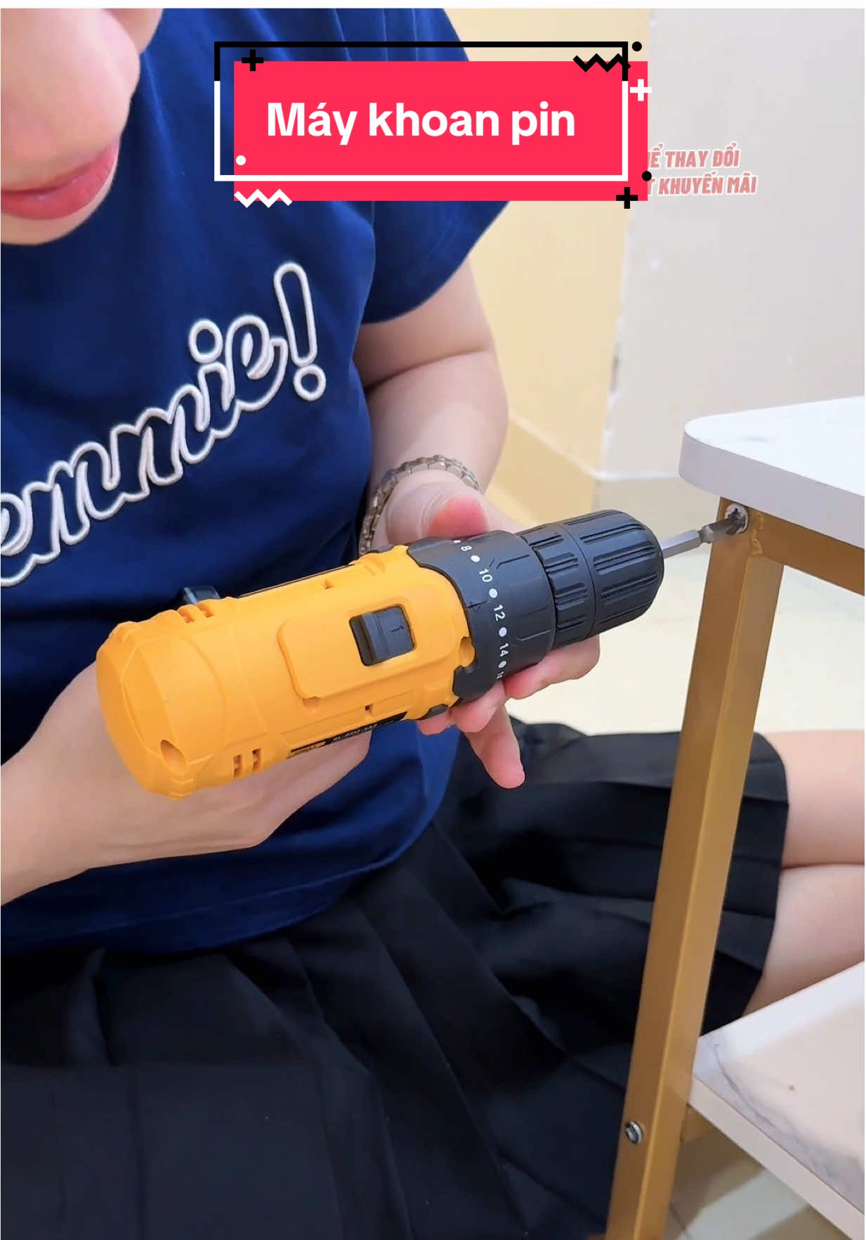 Có cái khoan pin mỗi khi lắp đồ nội thất, bắt vít, khoan treo tranh tiện lắm. #khoanbanvit #khoanpin #nhacuaenn #deli 