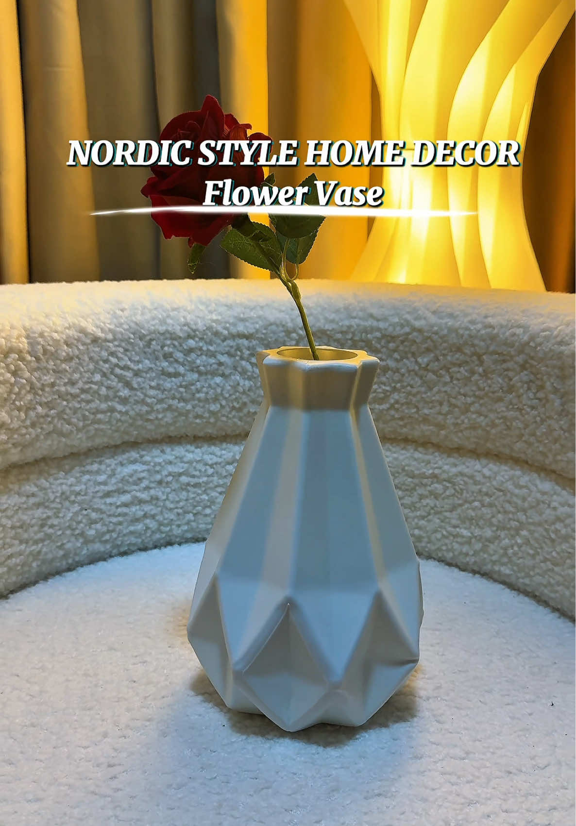 Sobrang Aesthetic nitong Flower Vase, hindi nababasag dahil plastic pot nito. Ang Nordic ng design, sobrang ganda ilagay sa home pang decor ♥️ #flowervase #whitevase #whiteflowervase #vase #homedecor  