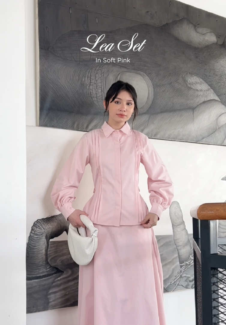 Get dressed with me 💕 In frame : Lea Set in soft pink #styletips #outfitideas #ootdinspiration #modestfashion #grwm 