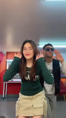 What jhumka? What jhumka? @cheeepyyy 💋😚