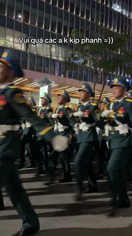 K biết có bị các thầy mắng um xùm lên k nhưng mà khối này ai cũng tươi cười dễ thương nhất lun 🥰 #a80 #vietnam #hanoi 