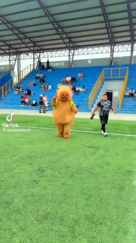 Partido amistoso de Creadores de Contenido. Santa Elena vs Manabí. #capibarasalinas #botargas #muñeconesparaeventos #capibarafest #capifiesta 