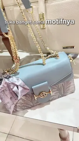 Sarla Slingbag dari @PALOMINO   Kualitas jangan ditanga lagi, berkelas dan mewah padahal harganya sangat affordable.  Untuk HW nya juga sudah bagus dan elegant.  #shoulderbag #taswanitaimport #slingbagwanita #taswanitaimportmurah #palominobag 