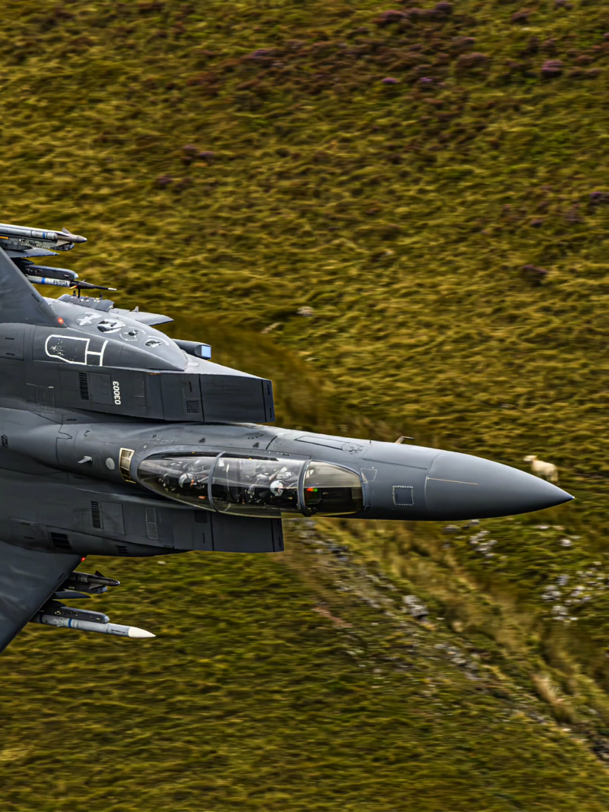 Edit: prints and digital copies now available in bio!My first trip to the mach loop, and I can say. 100% worth it!!  in total 27 passes from 21 different aircraft!  #machloop #lfa7 #lowflying  #fighterjets #f15 