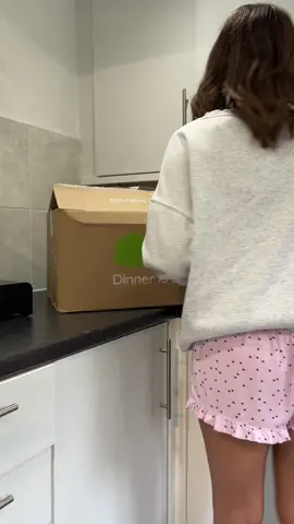 Let’s cook a @hellofreshuk meal together!! Use my code HFAMBSHAUNAMATHXR or link in bio to get 50% off your first box! #hfambassadoruk #mealsubscriptionbox  (I received this box in collaboration with hello fresh) 