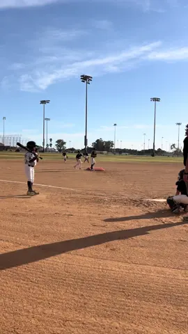 Walk or a hit #baseball #beisbol #fyp #baseballhighlights #monarez 