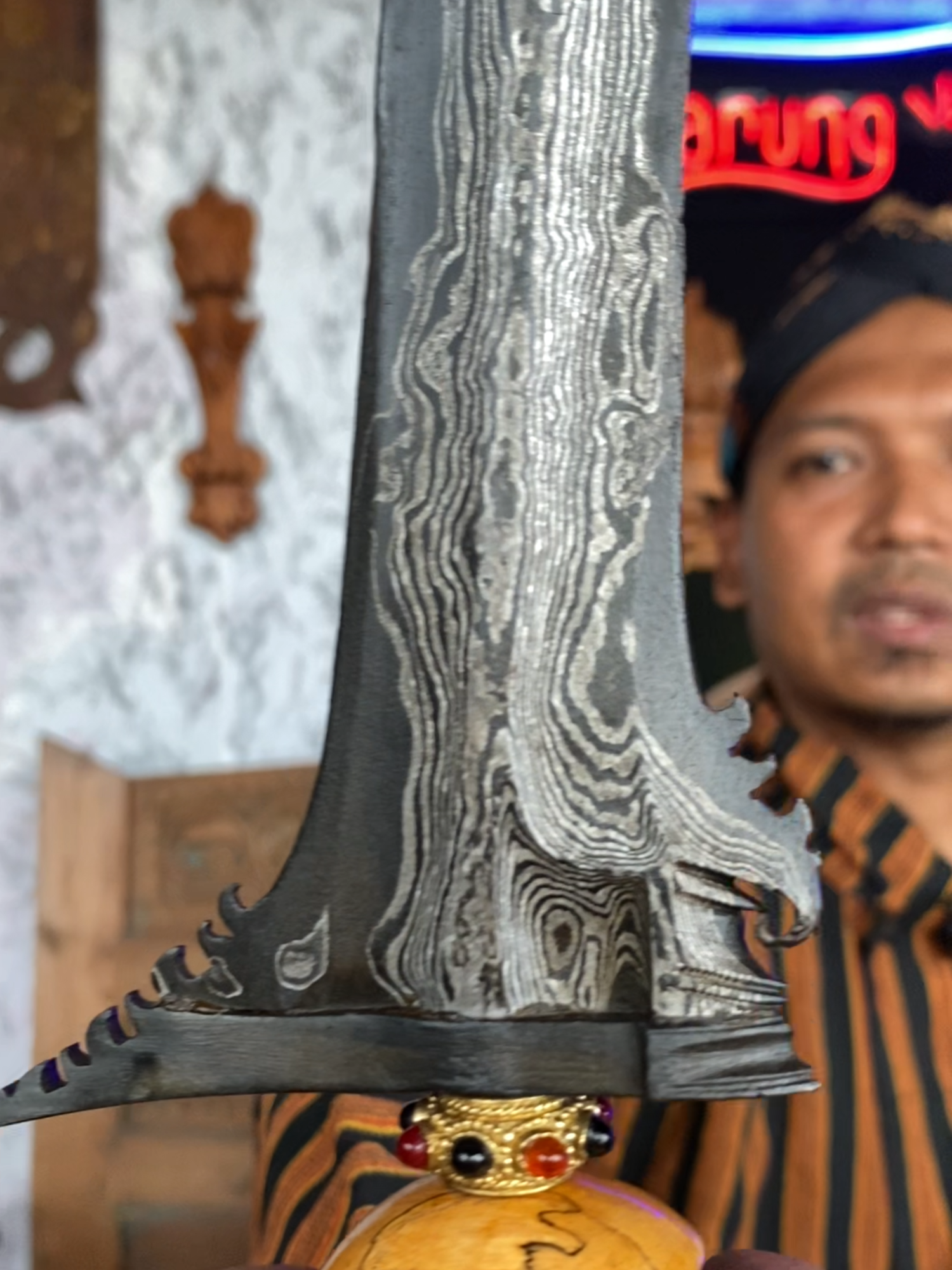 Keris dhapur Sinom Robyong, pamor Wos Utah, koleksi Warung Antik... #warungantik #keris #kerispusaka #pusakaindonesia #budaya #budayajawa #kerispusakaindonesia #kerisnusantara #kerismataram #kerisantik #keristuban #kerisraksasa #budayaindonesia #ethnic #pusaka #pusakanusantara #history #etnik #kuno #antik #majapahit #sriwijaya #medang #kerajaanmedang #medangkamulan #bethok #kadga