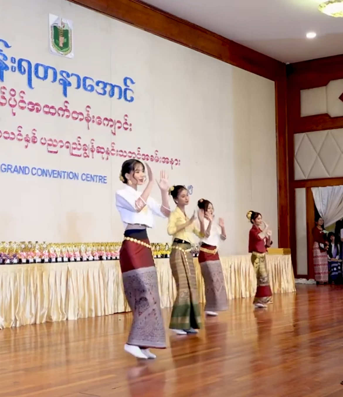 8.2.2025 ကထားတာလေးသဘောကျလို့ယူတင်တာ #အဖြူရောင်သံစဉ် #ပင်စိမ်းသီးပိုးထိုး #ဟိန်းရတနာအောင်ကိုယ်ပိုင်အထက်တန်းကျောင်း #foryou #foryoupage #fyp #tiktokforyoupage #tiktokmyanmar 