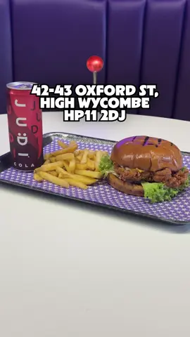 ⚽ You thought that ball was gonna hit me? FOCUS let me 🔌 you!! 🍔🥤🍟 #fyp #fy #food #Foodie #halalfood #wycombe #chickenwings #wings #burger #burgers #restaurant#hotplayer#hotplayerburger