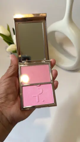 Major Glow in Baby — the perfect creme & powder highlighter duo for that lit-from-within radiance. 🤍 Gifted by @Patrick Ta Beauty 