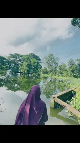 দুঃখ শোনা মানুষটাই আসলে আপনার জীবনের শ্রেষ্ঠ মানুষ। কারণ দুঃখ শোনা মানে শুধু কান খোলা রাখা নয়, মনের দরজাটাও খুলে দেওয়া।  এমন মানুষ আপনার ভাঙা কথাগুলোও শুনে, আপনার চুপ করে কাঁদা অনুভব করে,আপনার অগোচরে নিজের কাঁধ ভিজিয়ে ফেলে। এই পৃথিবীতে হাসির সঙ্গী পাওয়া সহজ,কিন্তু কান্নার সঙ্গী পাওয়া বিরল। যে আপনার দুঃখ শুনে থেকেও দূরে যায় না সে-ই আপনার জীবনের আসল আশীর্বাদ। যাকে হারালে শুধু মানুষ না, হারাবেন এক টুকরো হৃদয়ও...! #logno #foryou #foryoupage #viraltiktok #view 