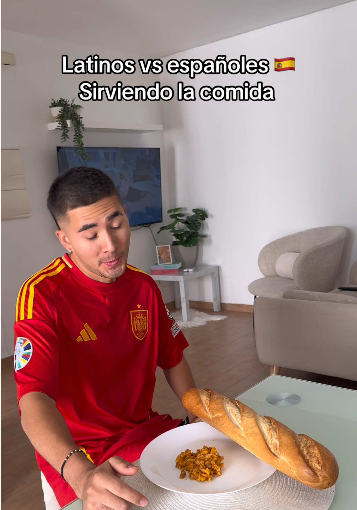 Latinos en españa nosotros no comemos si no tragamos 😂 #latinosenespaña #españa #colombianosenespaña #venezolanosenespaña #españatiktok 