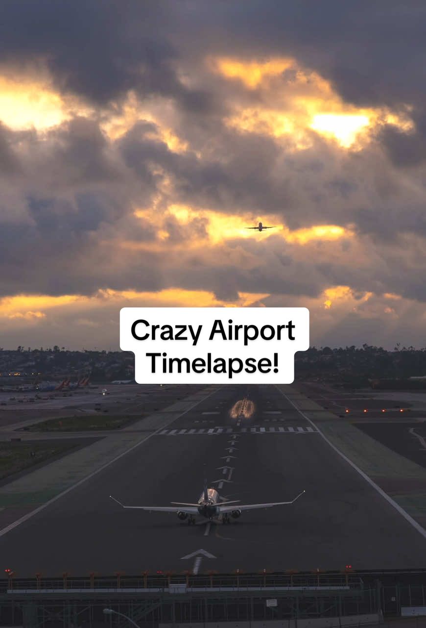 San Diego Airport showing off a few weeks ago 🔥✈️ This airport is so beautiful. It’s so cool to watch the planes take off and land on this very busy single runway airport. I love the clouds in this Timelapse as well!  📍San Diego International Airport - July 2025 - #airport #plane #planespotting #timelapse #clouds 