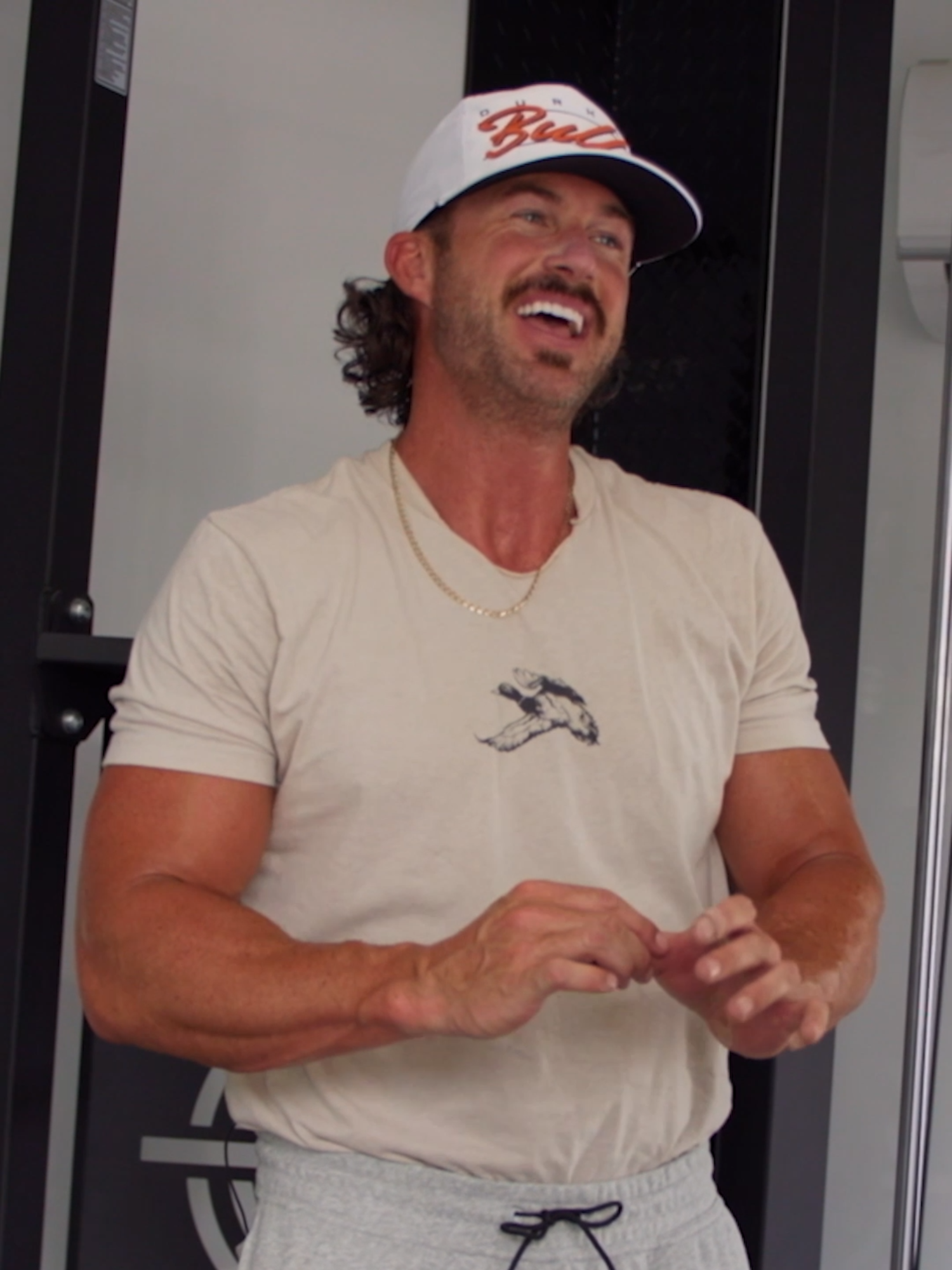 Gotta get that pre-show pump in 💪 Watch more of #RileyGreen's #CMTOnTheRoad episode on CMT's Youtube + Facebook pages! #workout