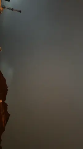 مكة تحت المطر أجمل، والبرق يرسم في سمائها لوحة ما تنوصف🤍#امطار_مكة #🤍🤍🤍 