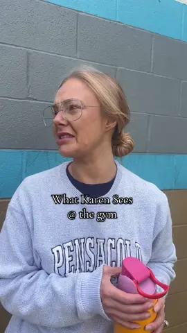 She’s back!!! #karensoftiktok #funnyskits #colorsofautumn #ofhater #thickfit 