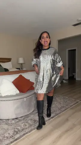 Maybe I should’ve gone tts  for it to be just a little less oversized but how fun is this for football season? #rushtok2025 #footballseason #superbowloutfit #footballoutfit #gamedayoutfit 