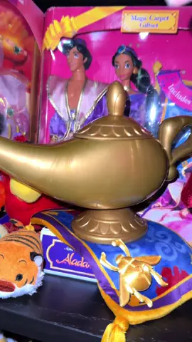 #aladdin #disneystore #disneydolls #disneycollection #princessjasmine 