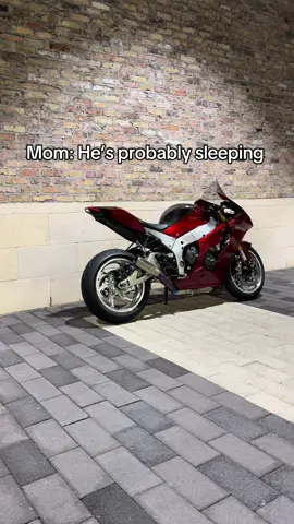 😅Must be dreaming  ¥ #ninjazx10r #zx10r #wheelie #bikerboy #illcallyouback 