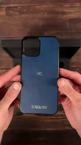 Handmade leather phone case & earbuds case – all crafted from scratch 👌🔥 #leathercraft #handmade #diyproject #phonecase #aesthetic